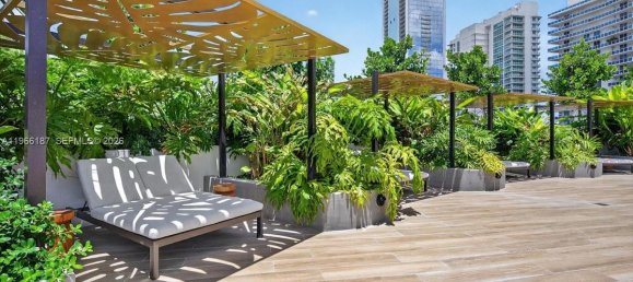 3 Schlafzimmer Gewerbliche Immobilien in Miami, USA, Nr. 615593 16