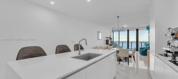 3 Schlafzimmer Gewerbliche Immobilien in Miami, USA, Nr. 615593 27