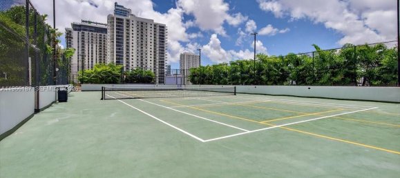 3 Schlafzimmer Gewerbliche Immobilien in Miami, USA, Nr. 615593 5
