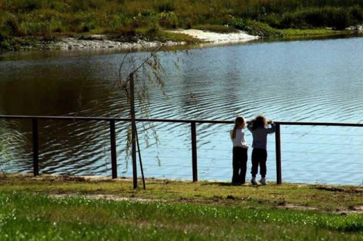  Land in Escobar, Argentina No. 39895