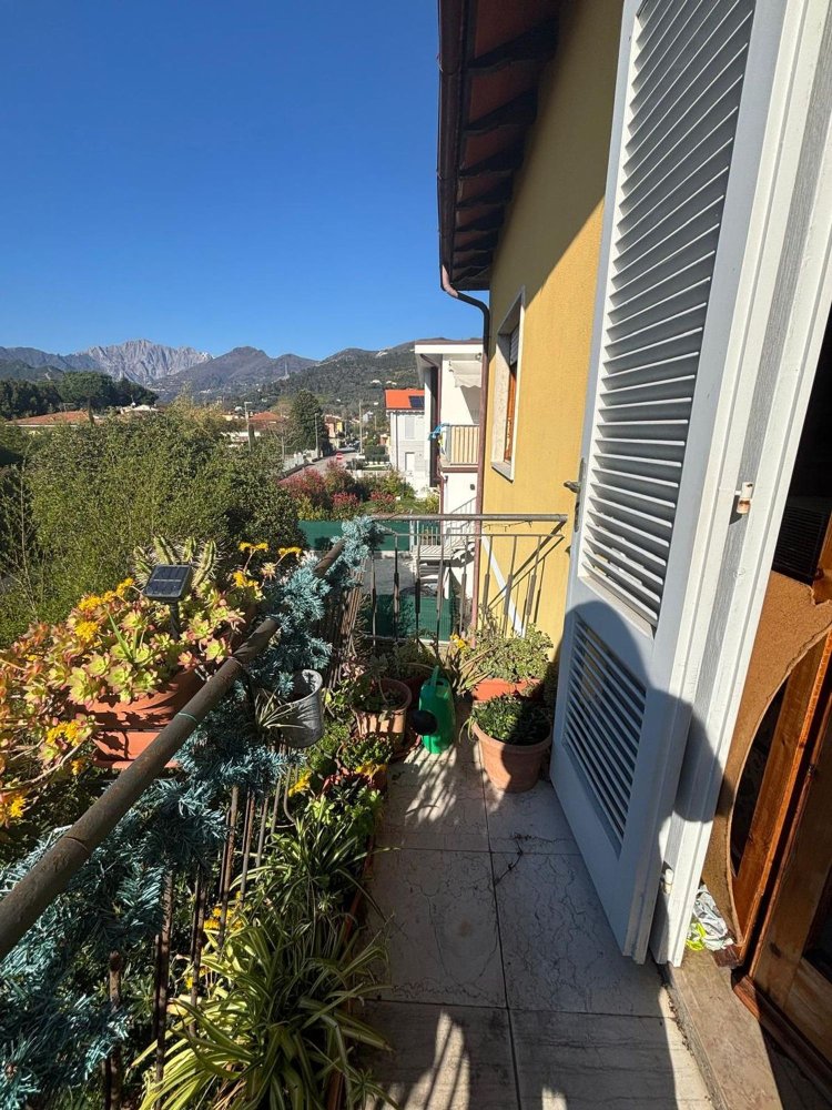 5 rooms Penthouse in Pietrasanta, Italy No. 45260