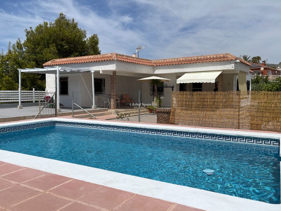 4 bedrooms Villa in Albatera, Spain No. 194955