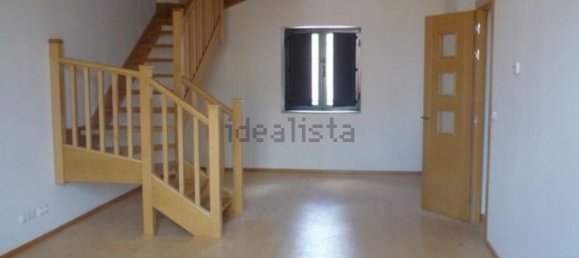 Dúplex de 4 dormitorios en Palencia, Spain No. 115195 4