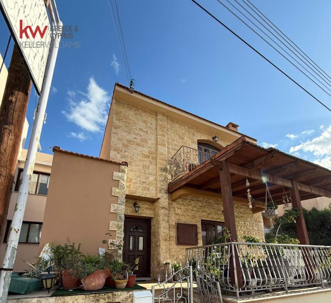 7 dormitorios adosado en venta en Larnaka, Cyprus № 25980