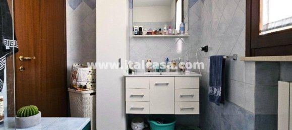 3 Schlafzimmer Wohnung in Mantua, Italy, Nr. 329819 18