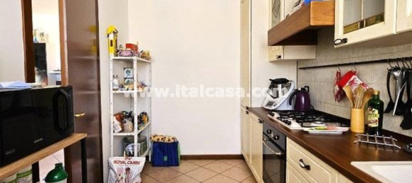 3 Schlafzimmer Wohnung in Mantua, Italy, Nr. 329819 10