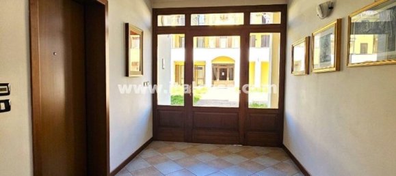 3 Schlafzimmer Wohnung in Mantua, Italy, Nr. 329819 3