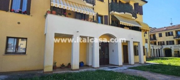 3 Schlafzimmer Wohnung in Mantua, Italy, Nr. 329819 2