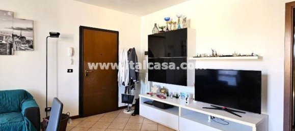 3 Schlafzimmer Wohnung in Mantua, Italy, Nr. 329819 6