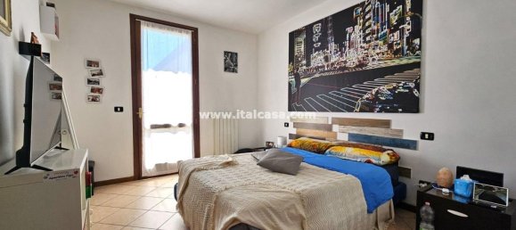 3 Schlafzimmer Wohnung in Mantua, Italy, Nr. 329819 12