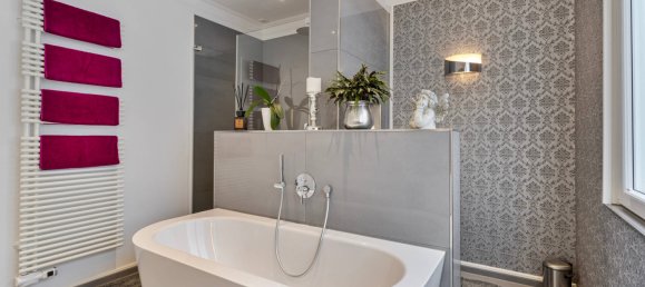 6-Zimmer Haus in Düsseldorf, Germany, Nr. 8023 25