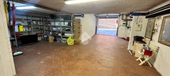 Garage à Torre Boldone, Italy 77m² No. 338641 4