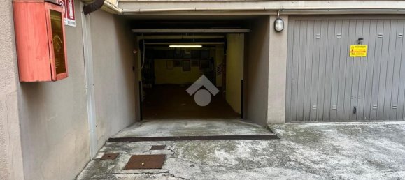 Garage à Torre Boldone, Italy 77m² No. 338641 9