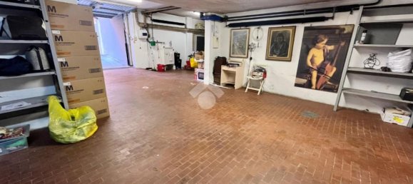 Garage à Torre Boldone, Italy 77m² No. 338641 2