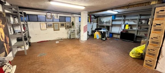 Garage à Torre Boldone, Italy 77m² No. 338641 7
