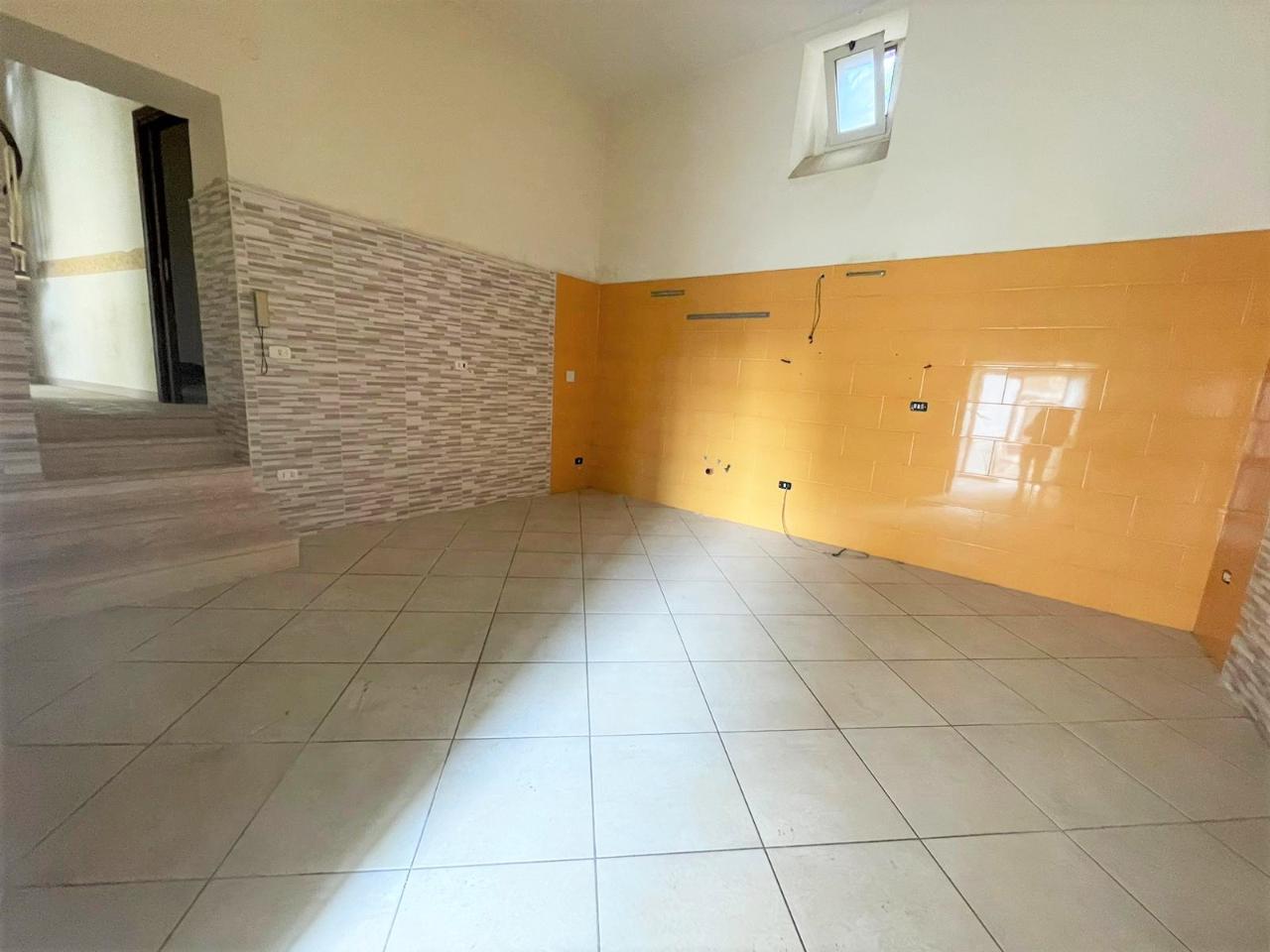 3-Zimmer Wohnung in Caserta, Italy, Nr. 171945