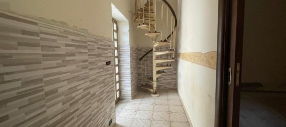 3-Zimmer Wohnung in Caserta, Italy, Nr. 171945 8