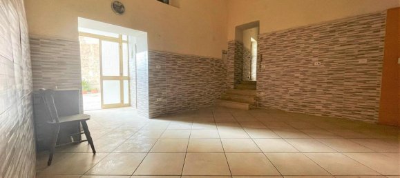 3-Zimmer Wohnung in Caserta, Italy, Nr. 171945 2