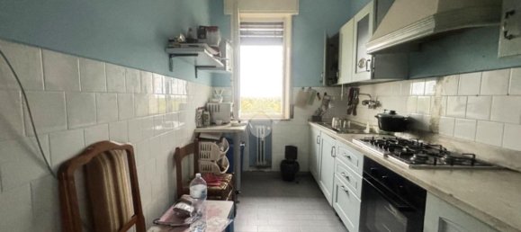 3 bedrooms Apartment in Pegognaga, Italy No. 359693 4