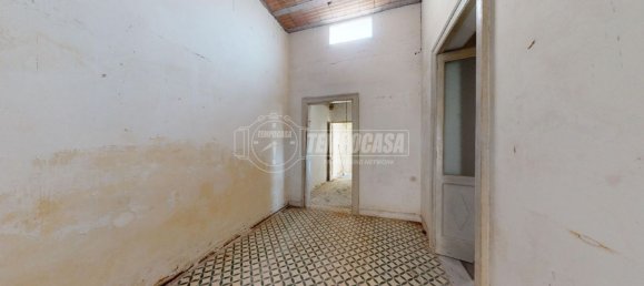 6 rooms House in Scorrano, Italy No. 27756 17