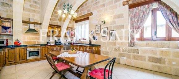 Дом с 4 спальнями в Зеббудж, Мальта № 5450 2