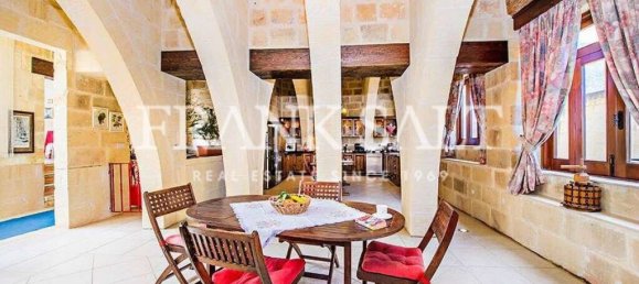 Дом с 4 спальнями в Зеббудж, Мальта № 5450 10