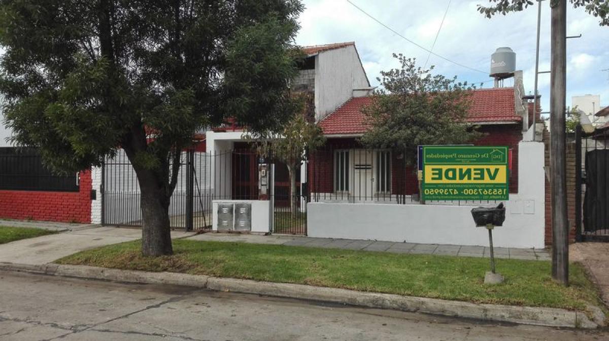 Casa de 2 dormitorios en Mar del Plata, Argentina No. 95875