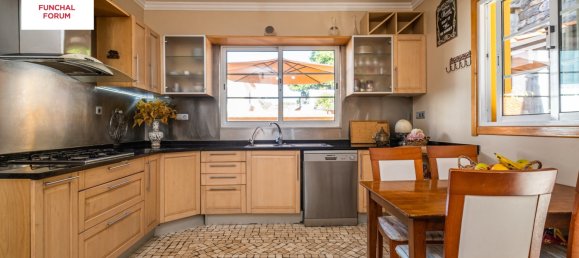 5 bedrooms Villa in Funchal, Portugal No. 130206 13