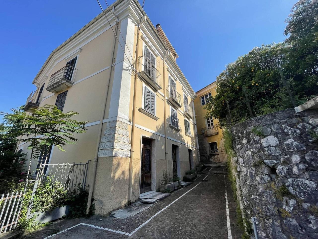 9 rooms Villa in Roccasecca, Italy No. 170465