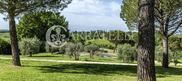 9 bedrooms Land in Siena, Italy No. 163449 4