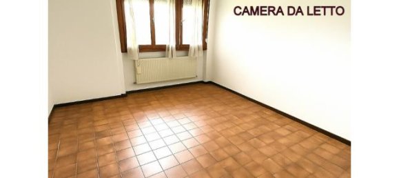 3 bedrooms Apartment in Udine, Italy No. 323063 2