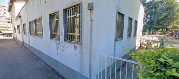 Oficina en Grandate, Italy 323 m² No. 380576 2