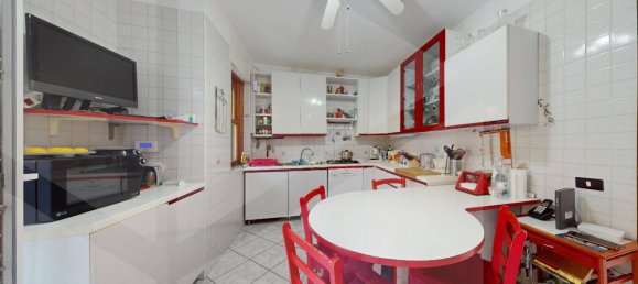 4-Zimmer Wohnung in Casalnuovo di Napoli, Italy, Nr. 21087 6