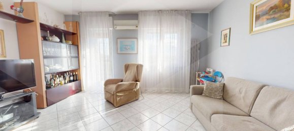 4-Zimmer Wohnung in Casalnuovo di Napoli, Italy, Nr. 21087 3
