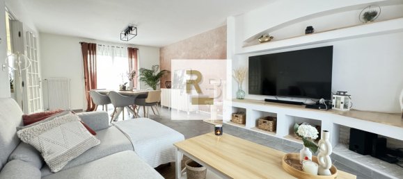 3 bedrooms House in Lievin, France No. 89016 3