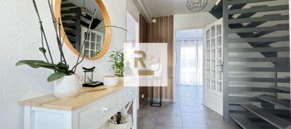 3 bedrooms House in Lievin, France No. 89016 2