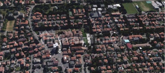 4-salle Bâtiment à Soliera, Italy No. 10857 10