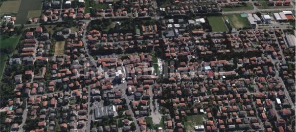 4-salle Bâtiment à Soliera, Italy No. 10857 11