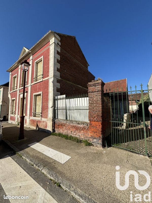 3 bedrooms House in Bresles, France No. 217184