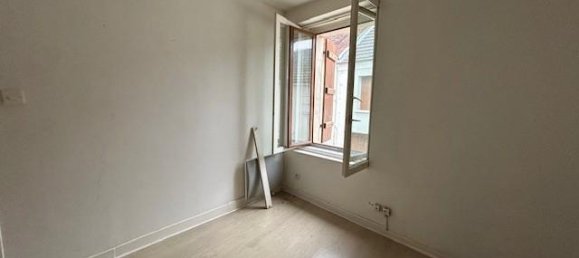 Adosado de 2 dormitorios en Charteves, France No. 53059 11