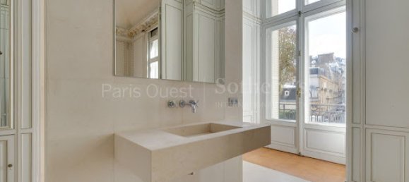 4 bedrooms Duplex in Paris, France No. 162446 13