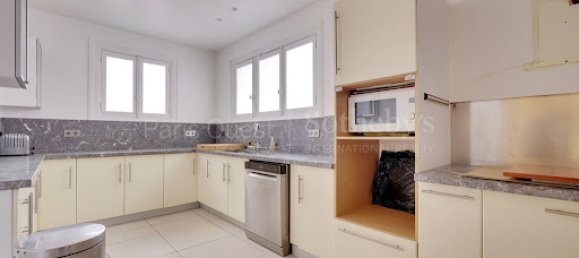 4 bedrooms Duplex in Paris, France No. 162446 18