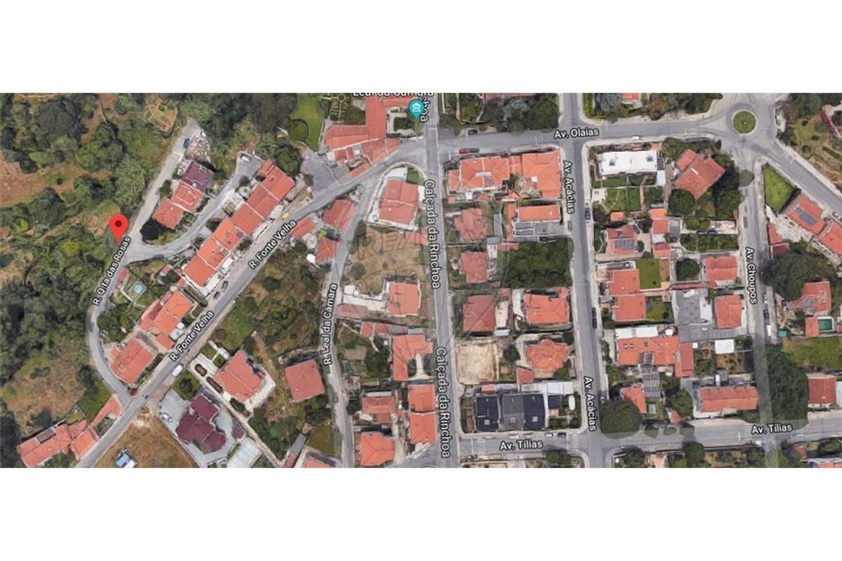 457m² Land in Rio de Mouro, Portugal No. 93381
