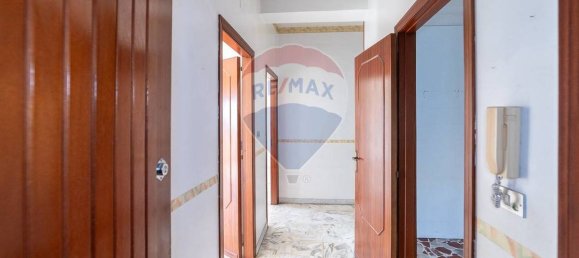 4 bedrooms Apartment in Catania, Italy No. 79694 5