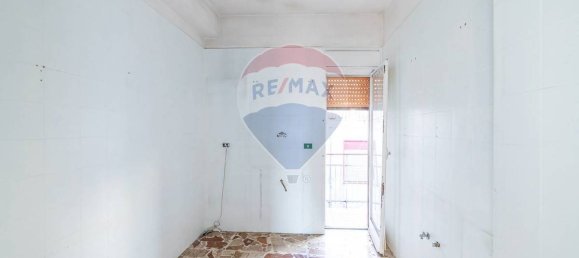 4 bedrooms Apartment in Catania, Italy No. 79694 9