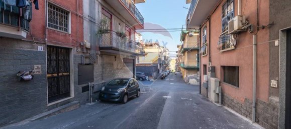 4 bedrooms Apartment in Catania, Italy No. 79694 27