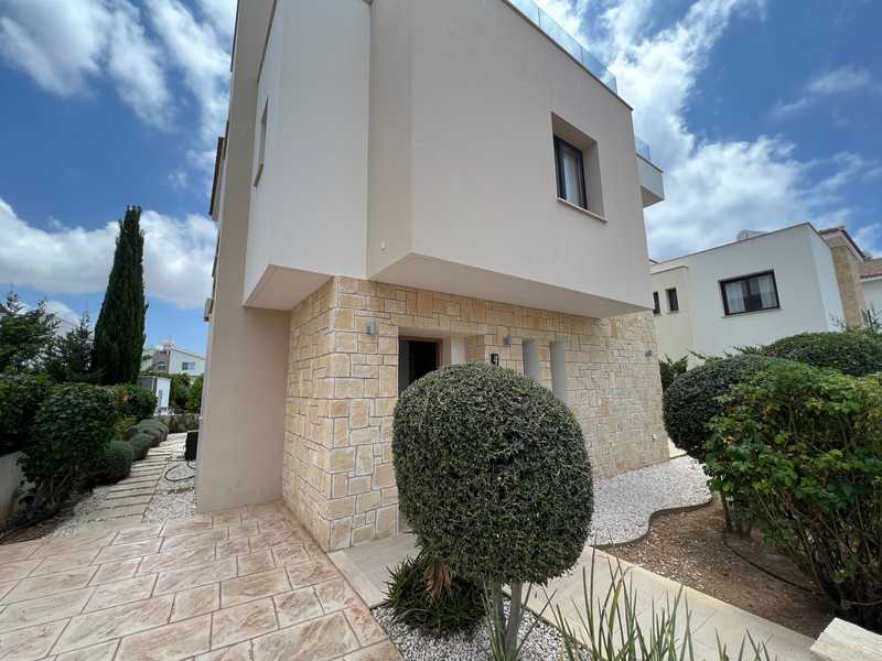 3 bedrooms Villa in Chloraka, Cyprus No. 13288