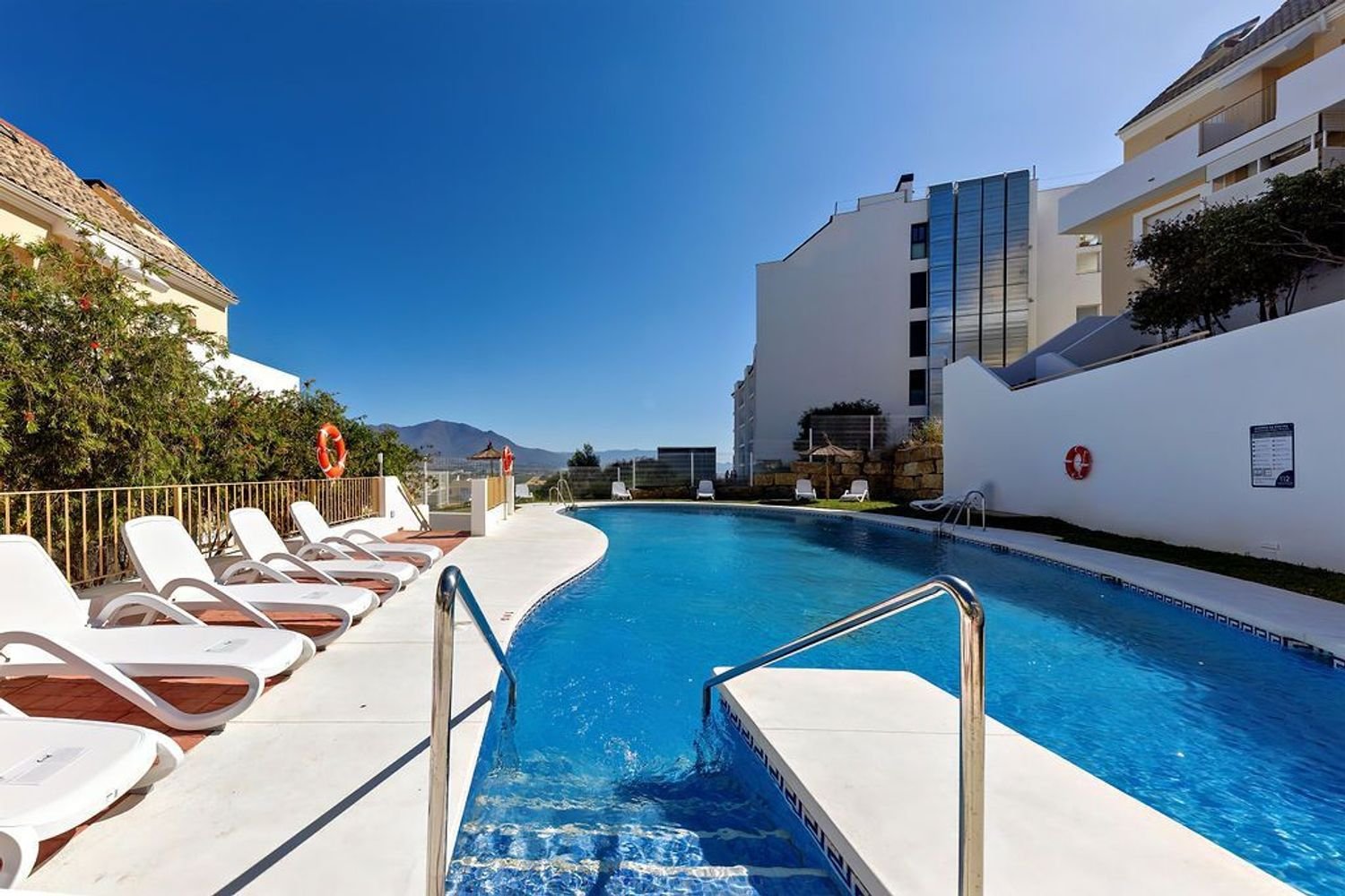 3 bedrooms Duplex in La Duquesa, Spain No. 236528