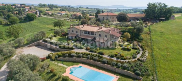 3 Schlafzimmer Wohnung in Castiglione del Lago, Italy, Nr. 178985 8