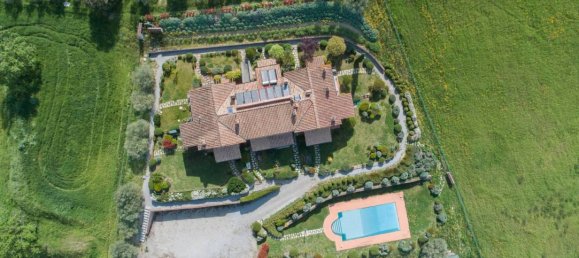 3 Schlafzimmer Wohnung in Castiglione del Lago, Italy, Nr. 178985 9